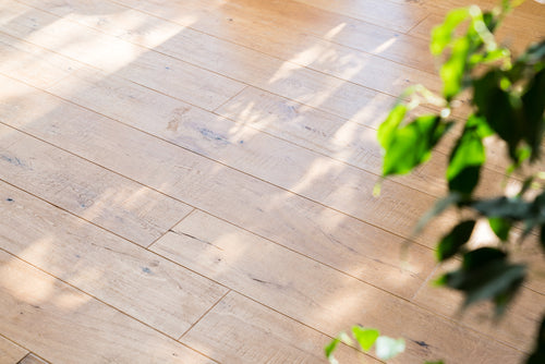 Articonnex - Sols Découvrez notre univers sol : Parquets contrecollé, Parquet massif, Stratifié, PVC, Carrelage...Stocks variables en fonction de nos arrivages. Vendus en moyenne 50% moins cher.
