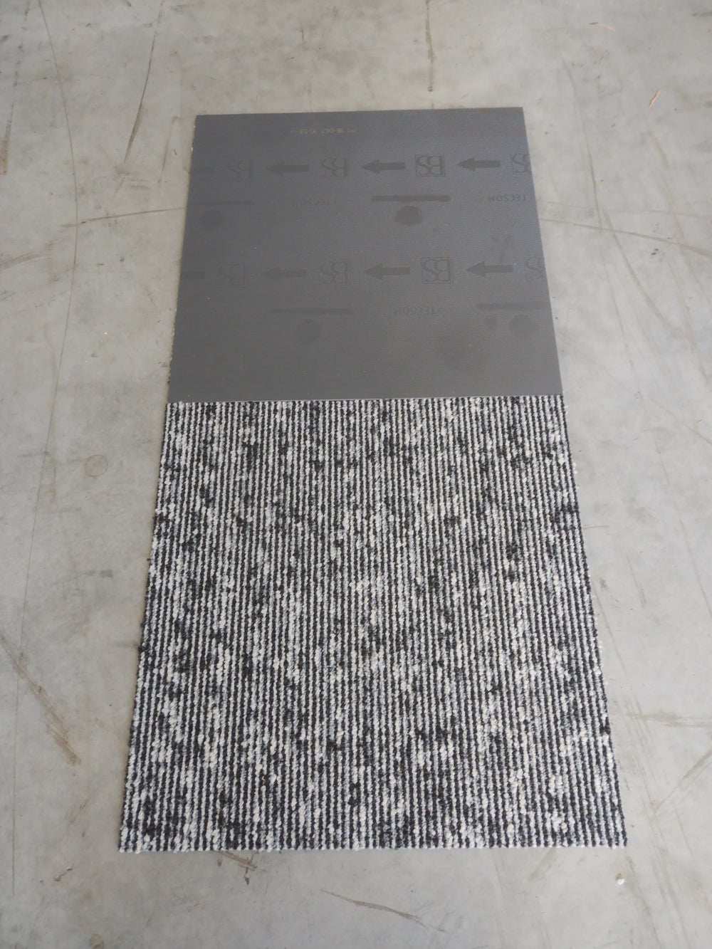 Dalle moquette noir et gris - 500 x 500 x 10.3 mm - Tecsom (Nuance)
