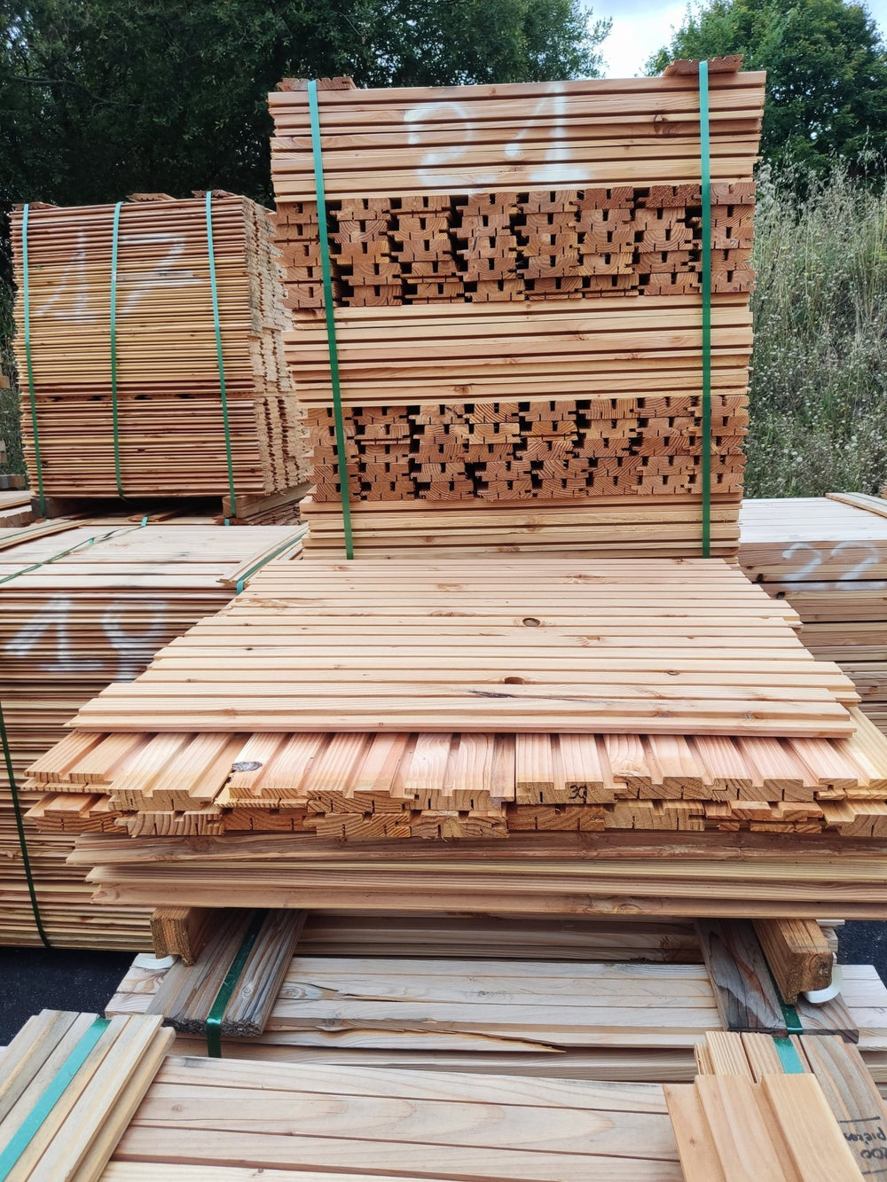 Bardage essences diverses - 27x105 - L=0.9m (profil Vertigo )