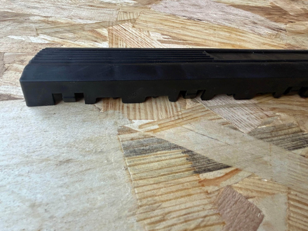 Bordure pour dalle de garage 395mm - mâle noir