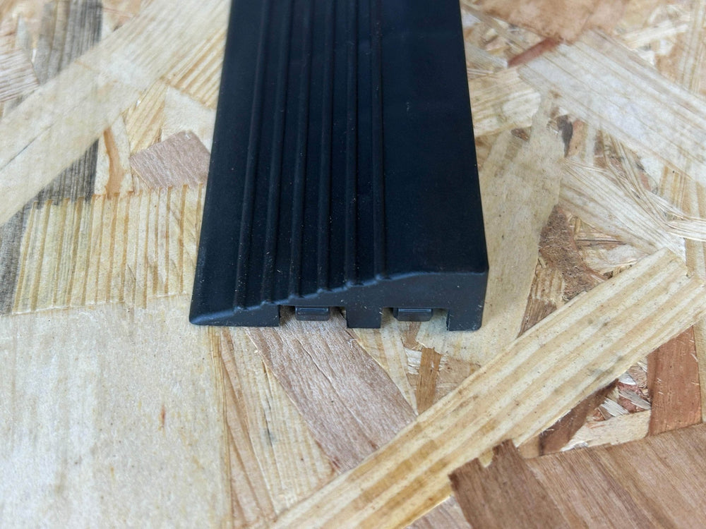 Bordure pour dalle de garage 395mm - mâle noir