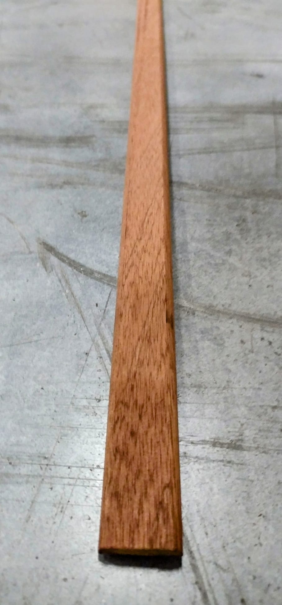 Champlat 2 AR - Bois exotique rouge - 5,3x22,5x2400