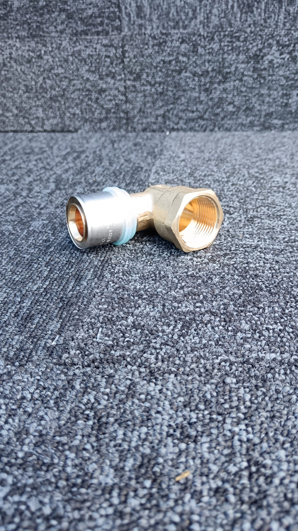 Coude femelle Altech 32x1' pour tube multicouche