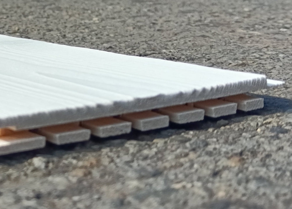 Lambris peint en blanc raboté brossé - 12 x 135 - L=2,05m