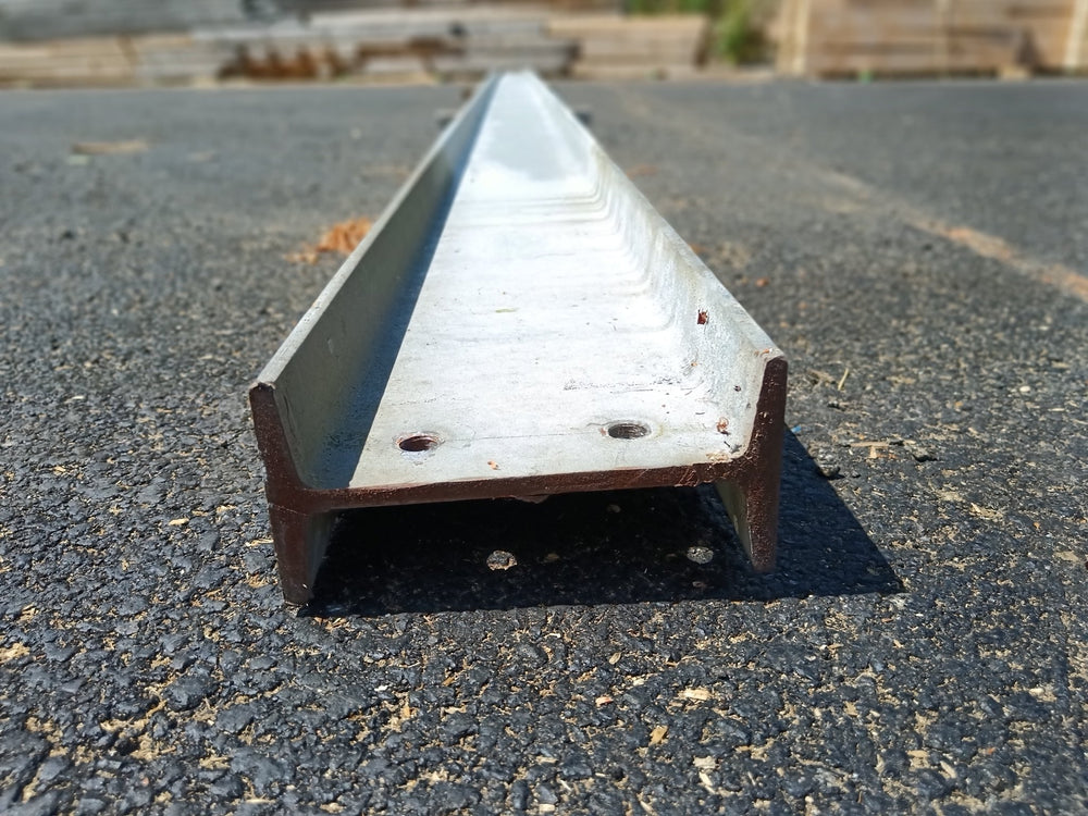 Profilé métallique acier galvanisé IPN 180 - 180 x 85 - L=6.9m