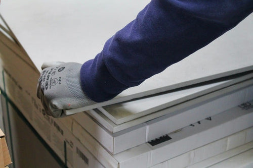 Réemploi de matériaux : comment enlever du carrelage sans le casser ? - Articonnex