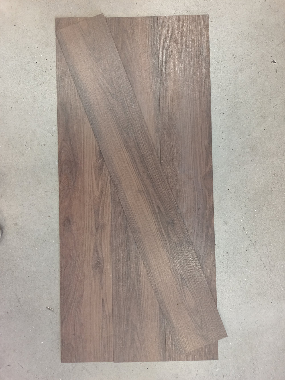 Dalle PVC marron - 1200 x 180 mm - à coller