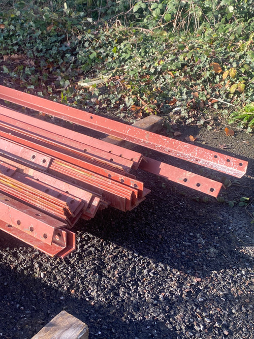 Profilé cornière acier rouge - 36 x 36 x 4 mm - L=1m