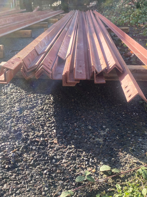 Profilé cornière acier rouge - 36 x 36 x 4 mm - L=1m