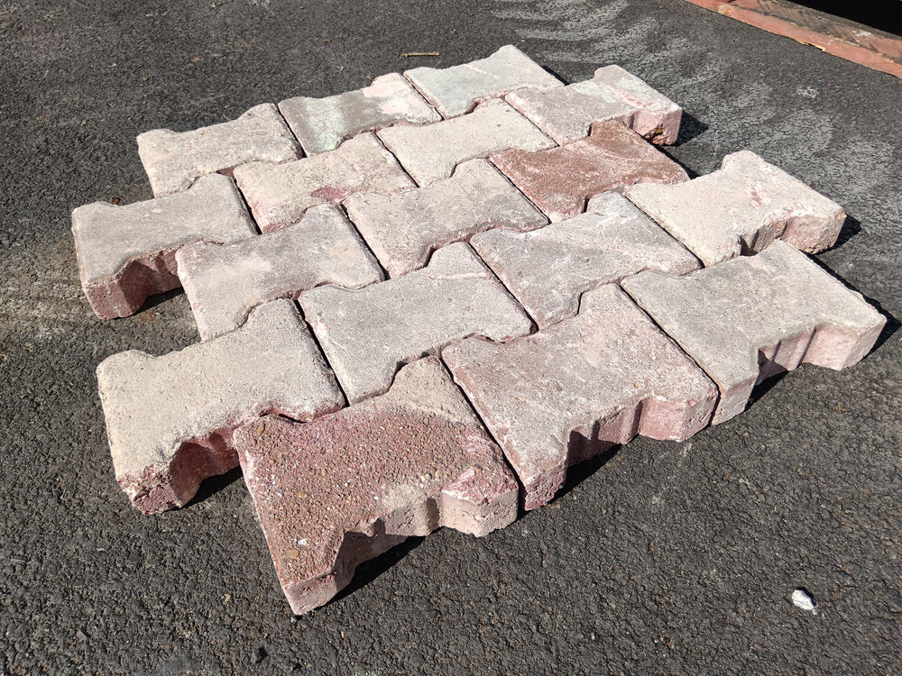 Pavé autobloquant béton rouge - 198 x 165 x 60 mm (forme en I)