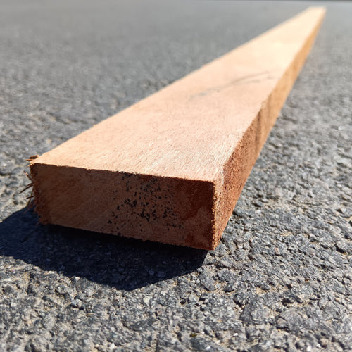 Liteau bois exotique divers essence - ép.5 à 40mm - l.30 à 70mm - L.1,5 à 3m (brut de sciage)