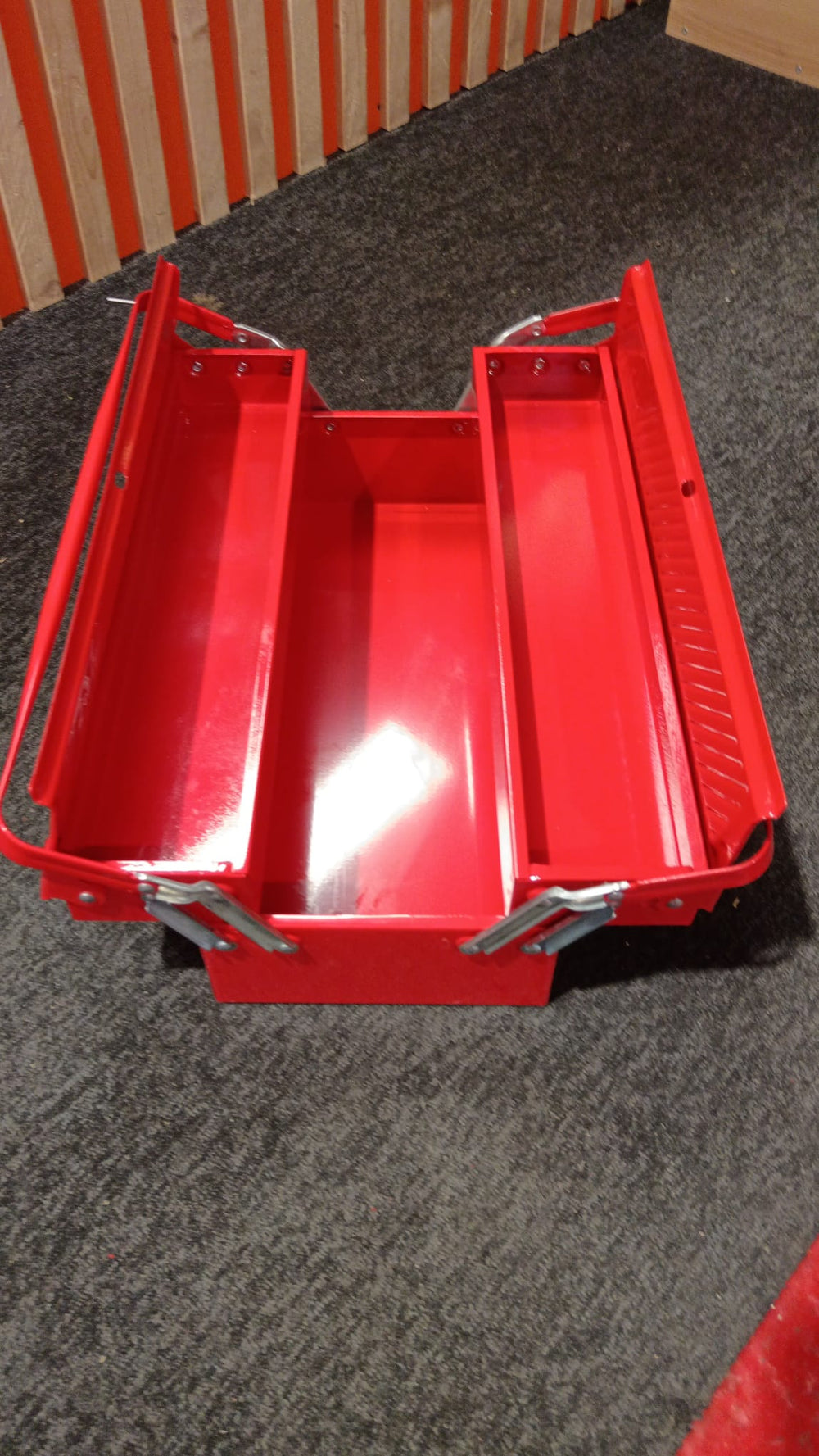 Caisse à outil acier rouge - 450 x 200 x 160 mm