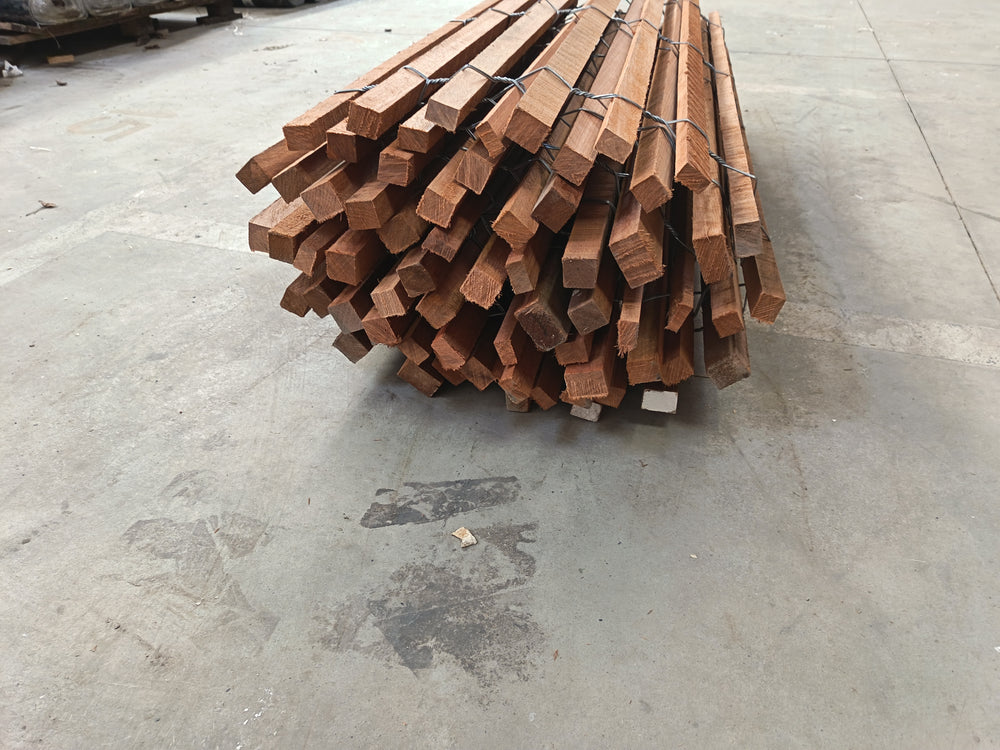 Ganivelle bois massif bois exotique rouge - hauteur 150 cm - L=5m - non appointée (ecart 6/7 cm)