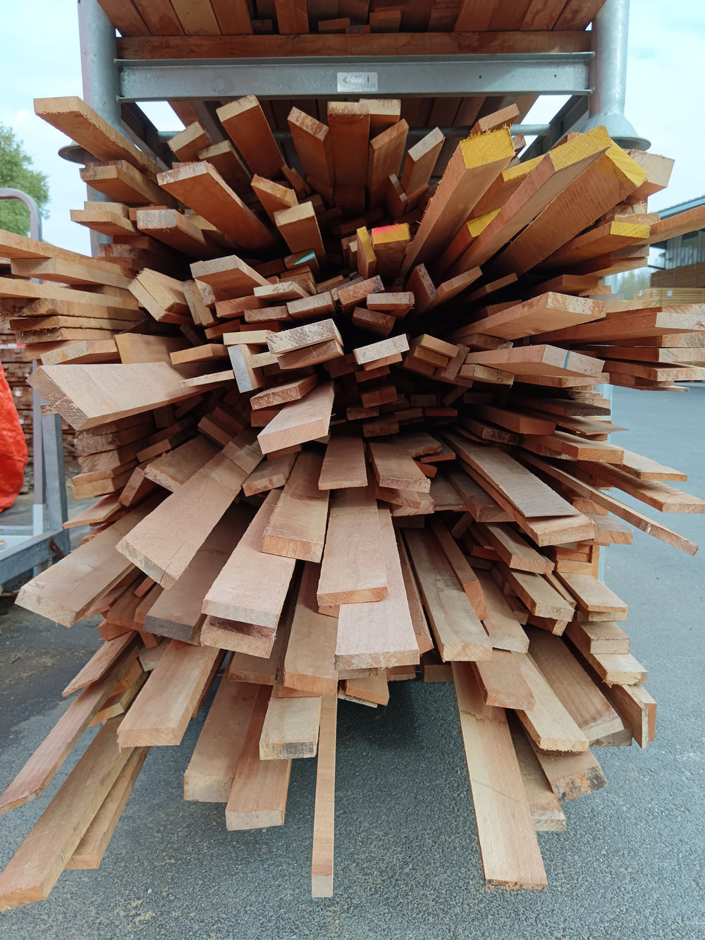 Liteau bois exotique divers essence - ép.5 à 40mm - l.30 à 70mm - L.1,5 à 3m (brut de sciage)