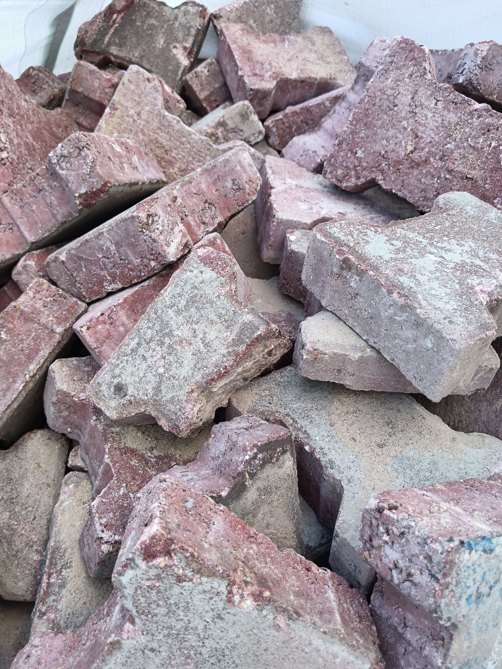 Pavé autobloquant béton rouge - 198 x 165 x 60 mm (forme en I)