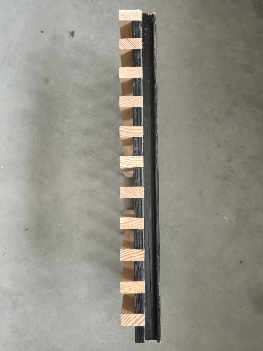 Habillage mural bois  - 290 x 600 x 40 mm