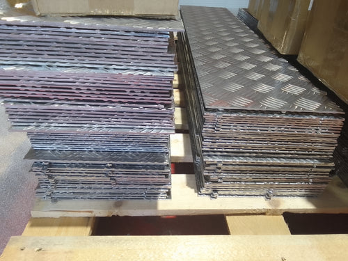 Tôle aluminium - 1030 x 220 mm (damier)