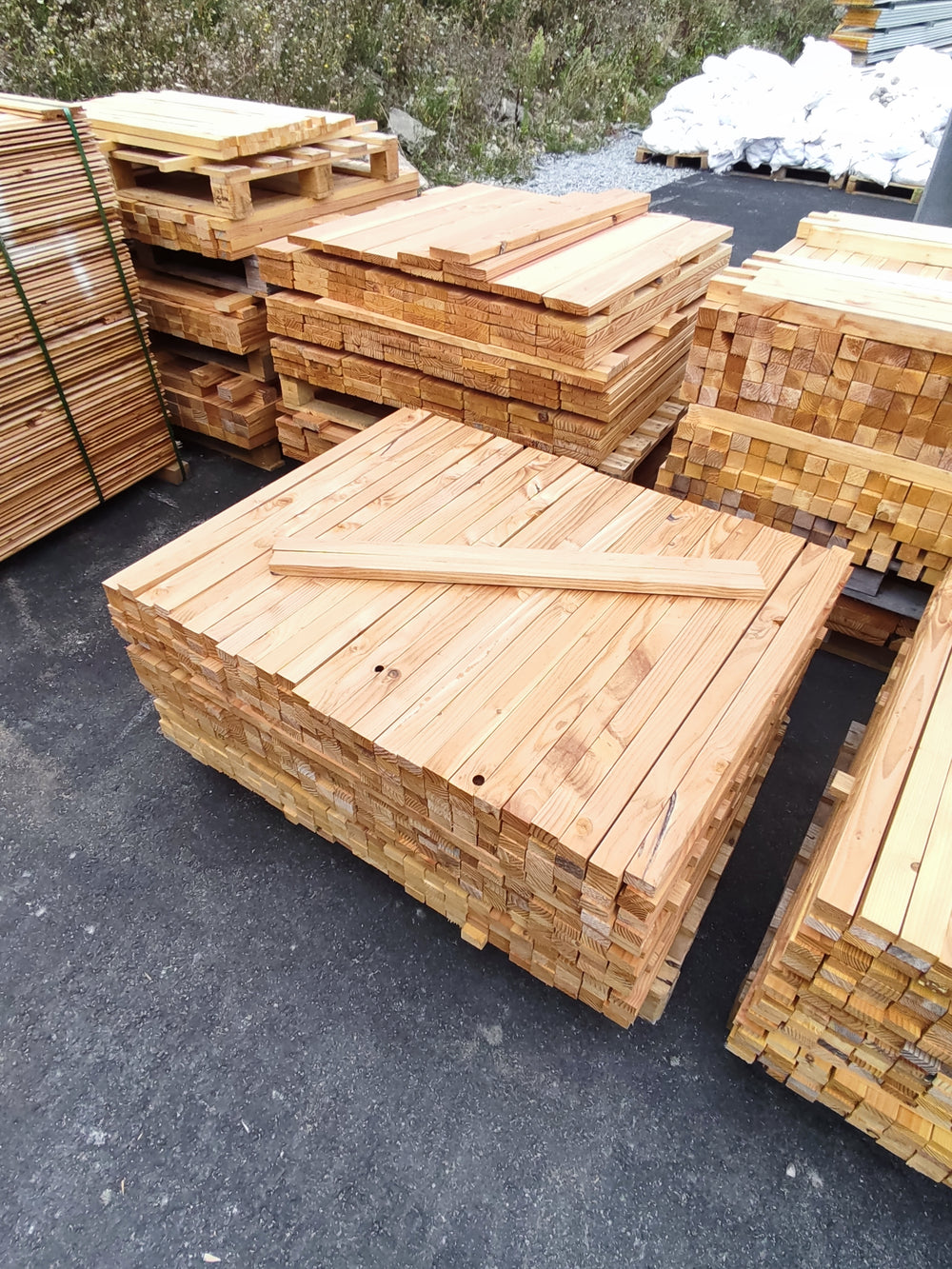 Liteau essence diverses bois massif - 27x45 - L=0.9m (raboté 4 faces)