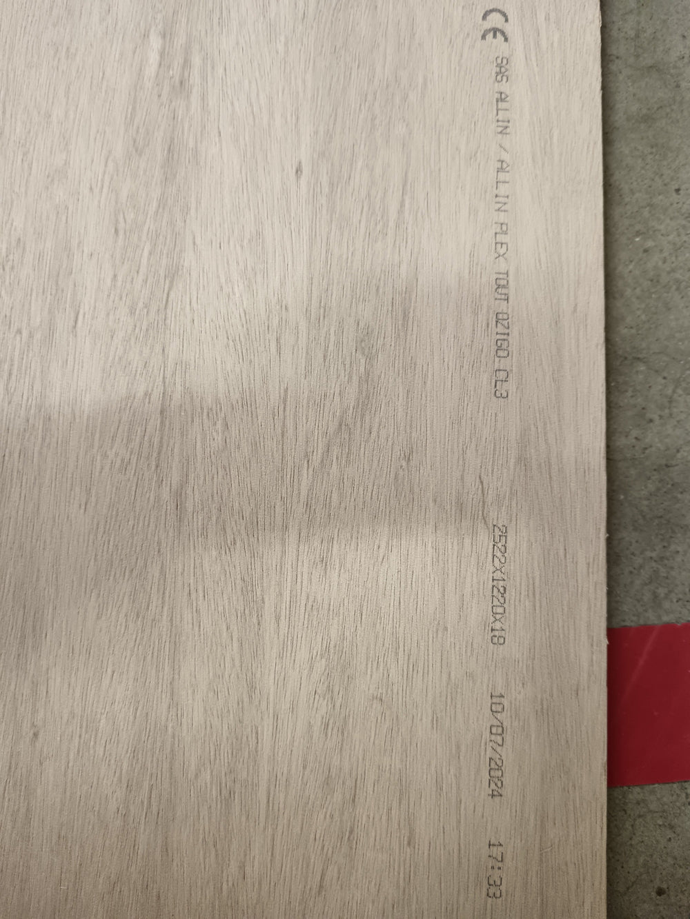 Contreplaqué ozigo - 2522 x 1220 x 18 mm (défaut visuel)