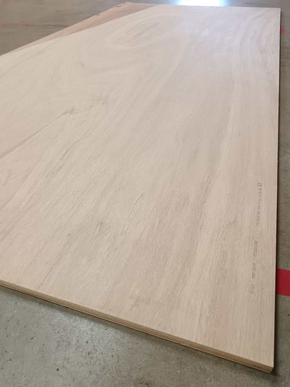 Contreplaqué ozigo - 2522 x 1220 x 18 mm (défaut visuel)