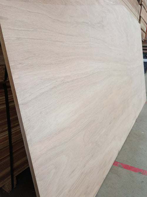 Contreplaqué ozigo - 2522 x 1220 x 18 mm (défaut visuel)