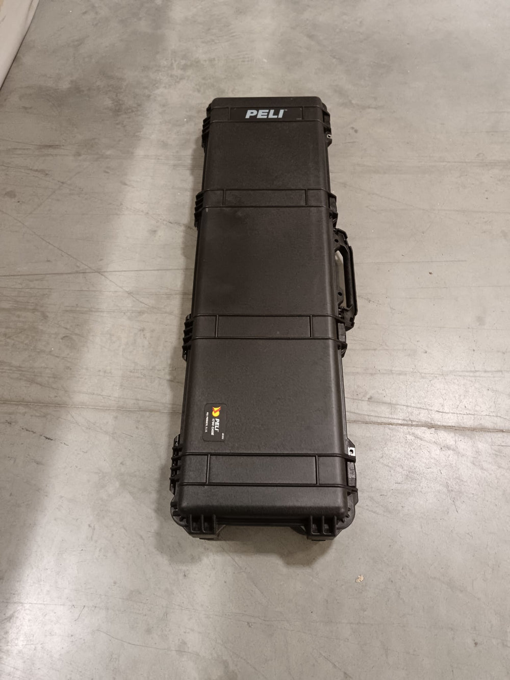 Valise Peli Case 1750 à roulettes  - 1350 x 400 x 160 mm