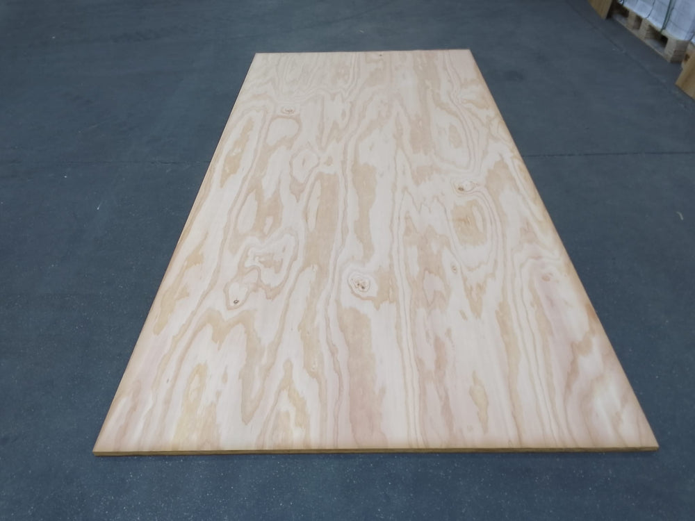 Contreplaqué 100% douglas - 2500 x 1220 x 17 mm (défaut visuel)