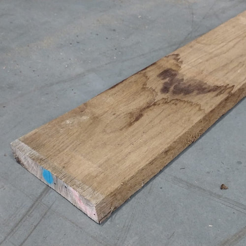 Planche chêne ép.30mm -l.140 mm - L.167 cm à 195 cm (brut de sciage)