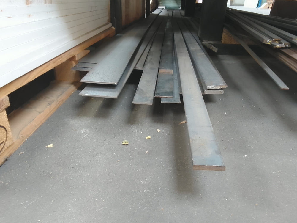 Profilé plat acier - 8 x 50 - L=2.6m