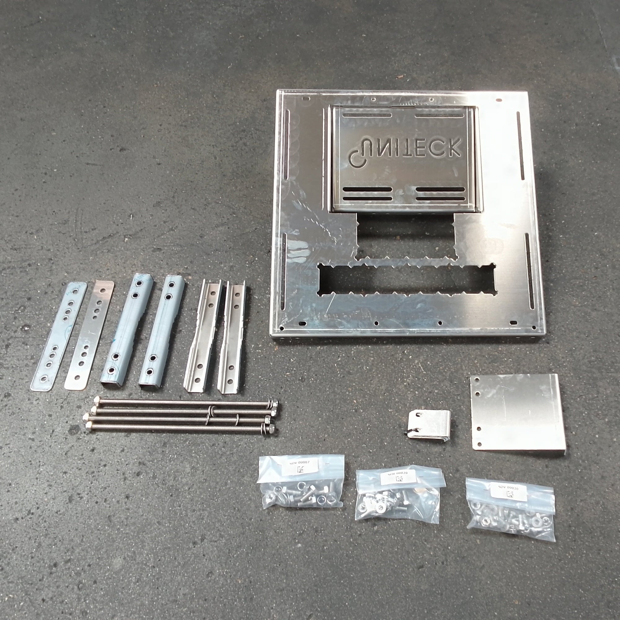 Support panneaux solaire  - 552 x 552 x 28 mm - UNITECK