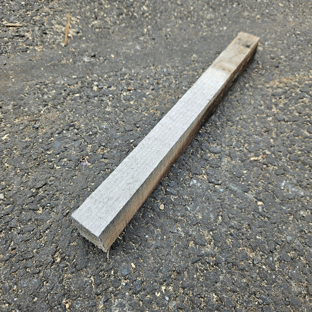 Tasseau hetre bois massif - 34 x 34 - L=0.4m (brut de sciage)