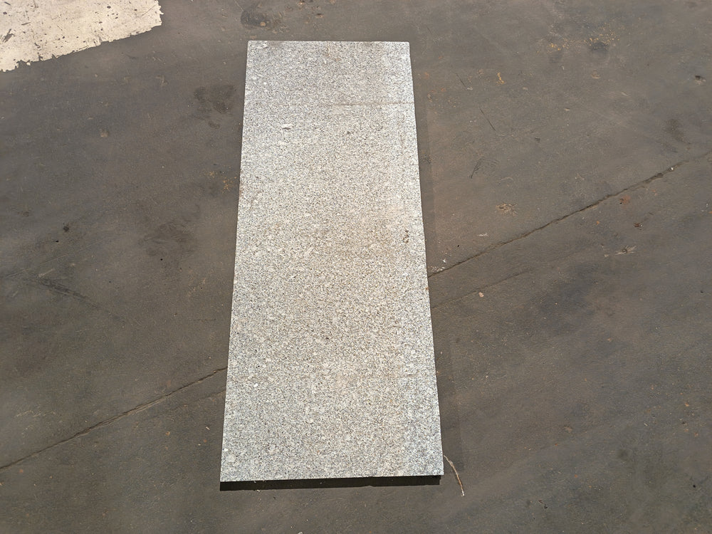 Dalle granit gris (dimensions approximatives)