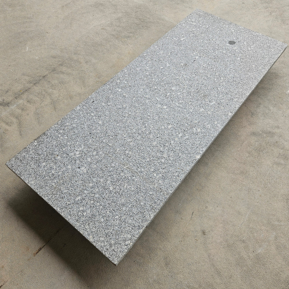 Dalle granit gris - 450 x 1180 x 30 mm (dimensions approximatives)