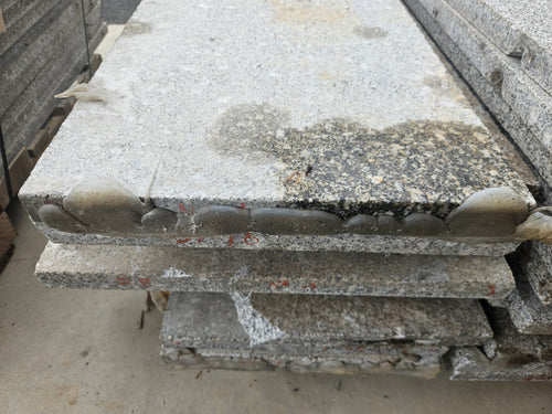 Dalle granit gris - 475 x 650 x 30 mm (dimensions approximatives)