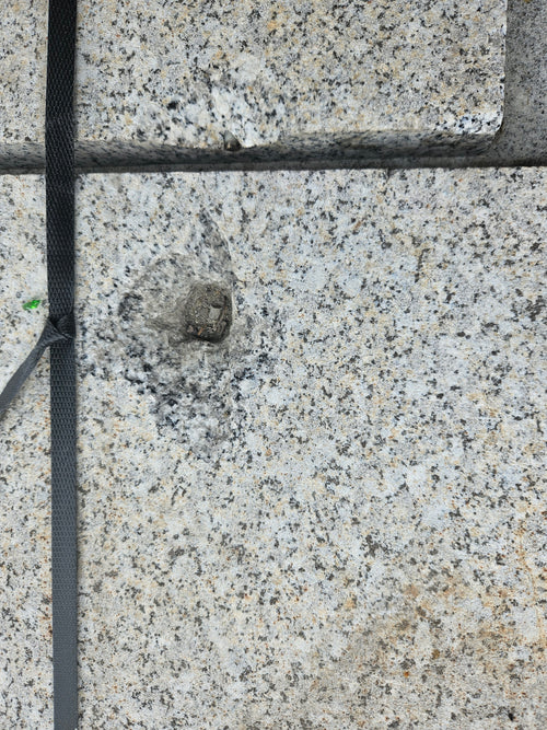 Dalle granit gris - 475 x 650 x 30 mm (dimensions approximatives)