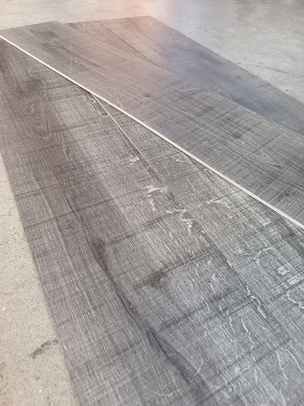 Dalle PVC gris - 1200 x 180 mm - à coller