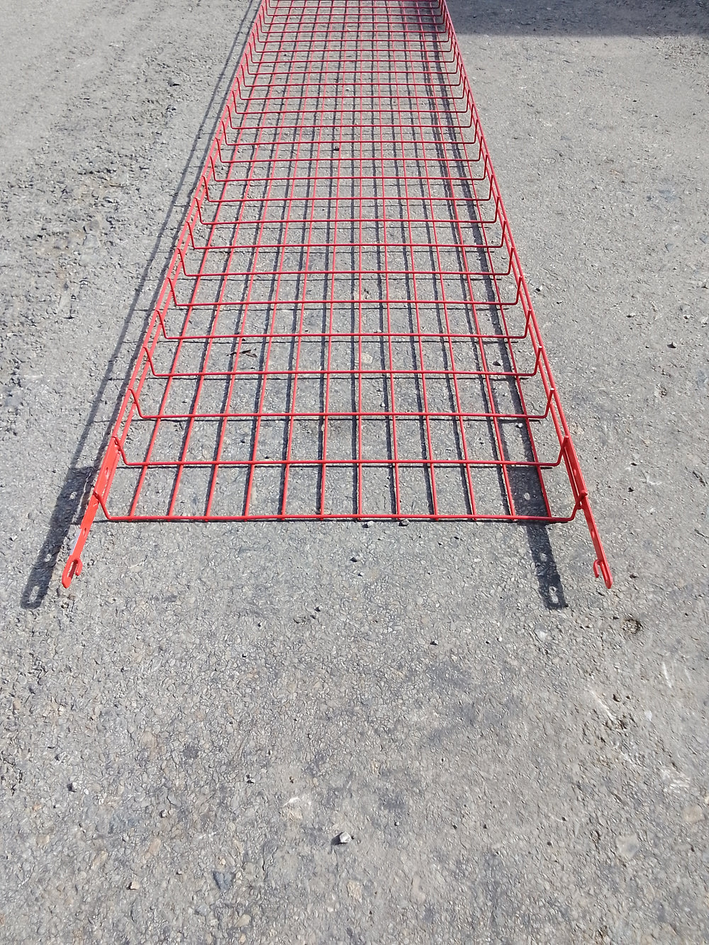 Chemin de câble acier rouge - 3000 x 600 x 54 mm (fil)