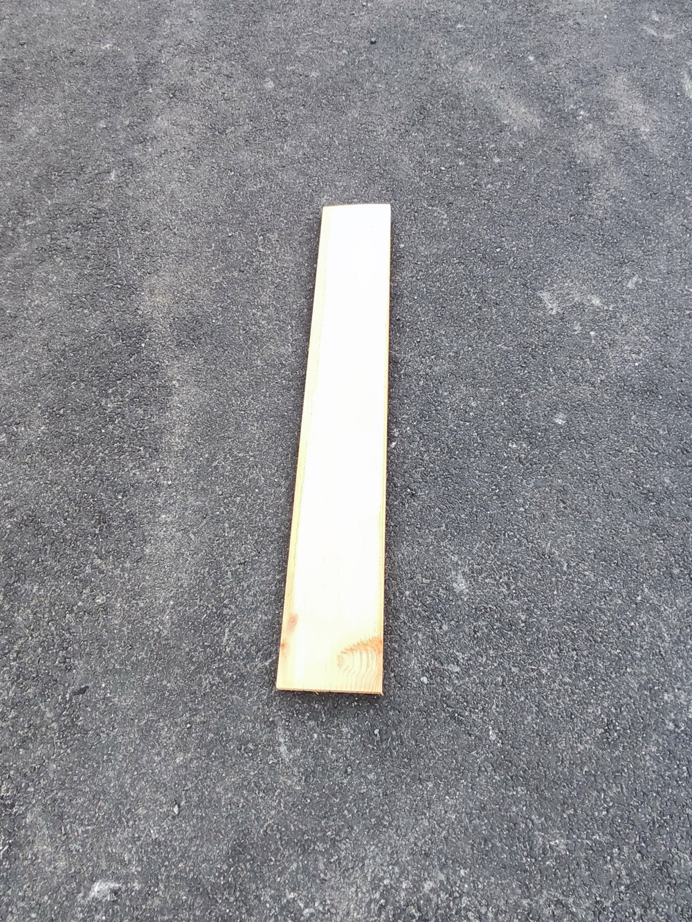 Planche essences diverses bois massif - 26 x 140 - L=0.9m (raboté 4 faces)