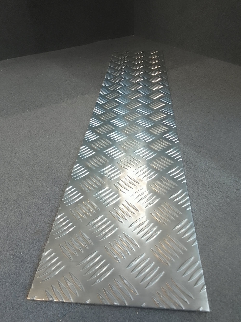 Tôle aluminium  - 1000 x 200 mm (damier)