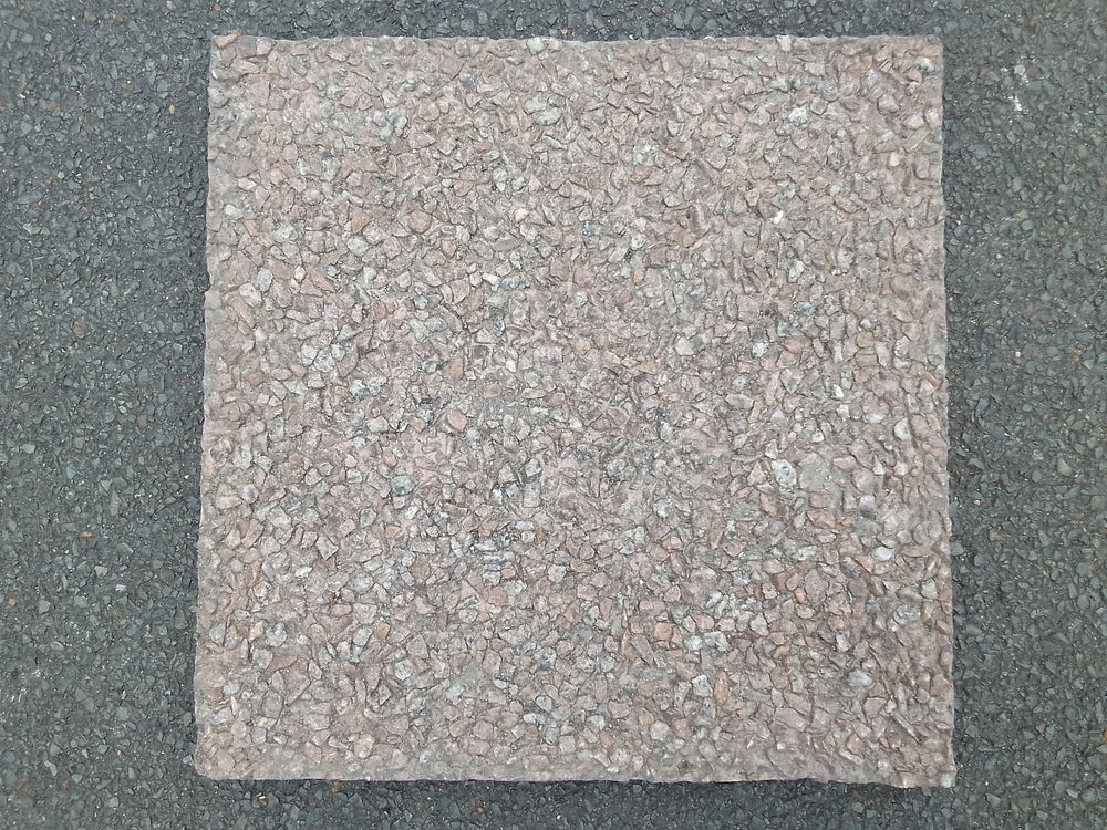 Dalle gravillonnée rose - 400 x 400 x 30 mm