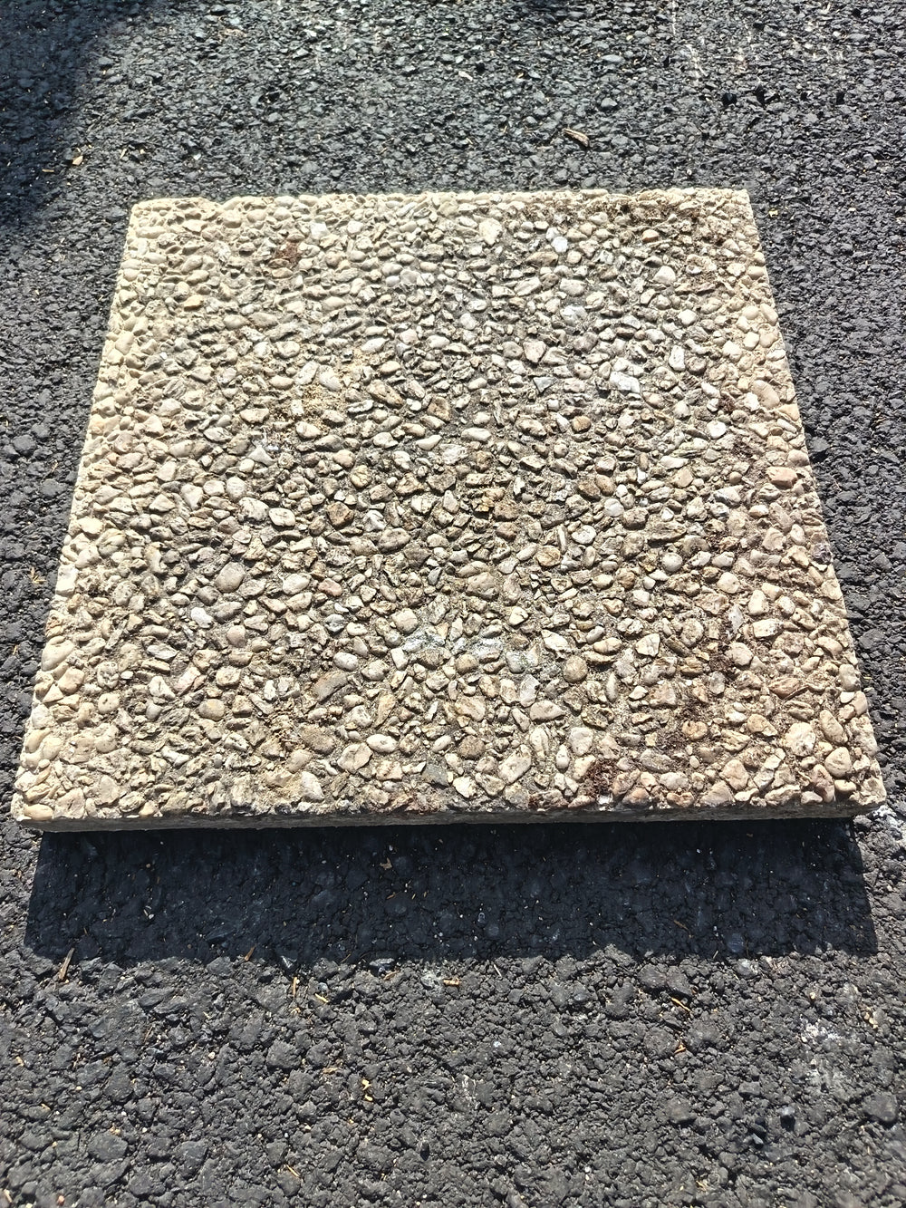 Dalle gravillonnée beige - 400 x 400 x 35 mm