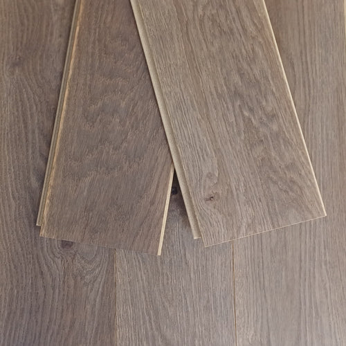 Parquet Contrecollé Majeste 139x495-1992 Clic HDF 13mm Chene Vintage Taupe (2 chanfreins) ref 97013-1