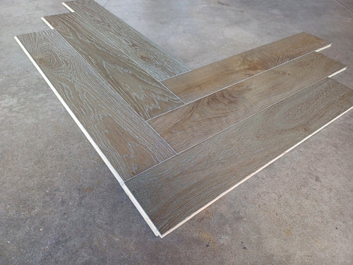 Parquet Contrecollé Baton Rompu Broceliande M 139x800 Rainure Languette 14mm Chene Silex PEFC (4 chanfreins) ref 80179168