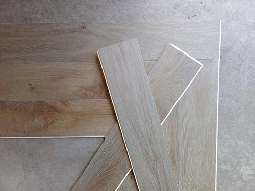 Parquet Contrecollé Baton Rompu Broceliande M 139x800 Rainure Languette 14mm Chene Silex PEFC (4 chanfreins) ref 80179168