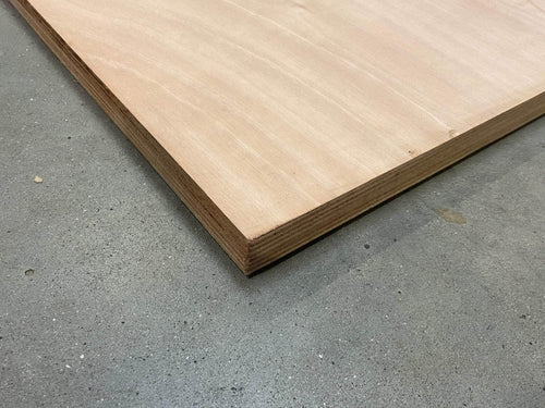 Contreplaqué Okoumé  -  Contreplaqué okoumé - 2500 x 1220 x 40 mm (défaut visuel)