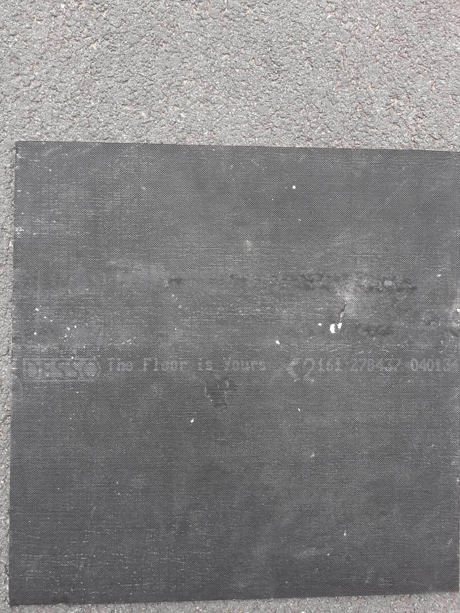 Réemploi  -  Dalle de moquette gris clair 50x50 cm (réemploi)