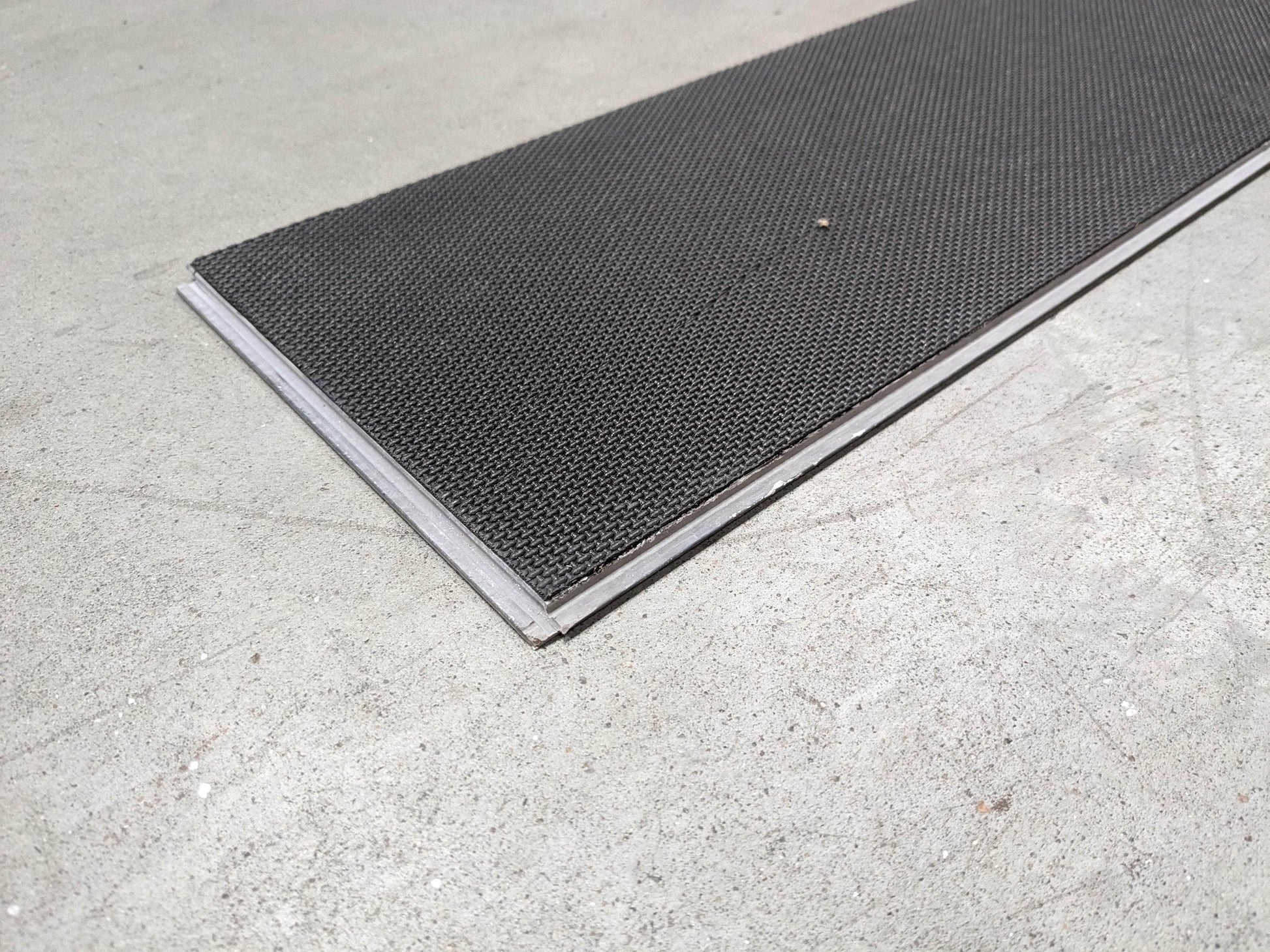 Sol PVC  -  Sol PVC SPC Chêne gris 1220 x 180 × 5.5mm sous-couche intégrée