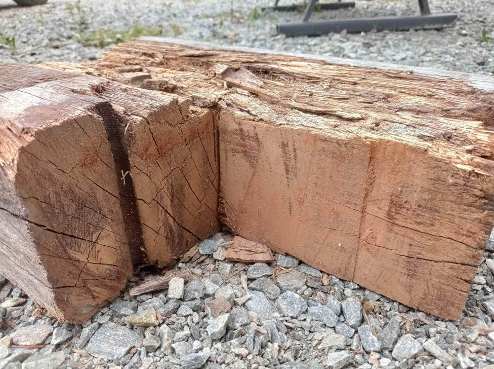 Traverses en bois exotique sections 150x300 mm, longueur entre 0,5ml et 5ml, vendu au ml, bon état de conservation (réemploi)