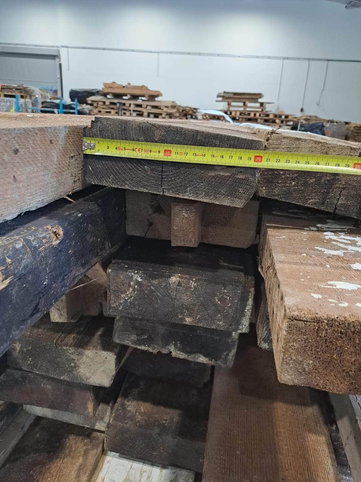 Planche  -  Pannes bois résineux traitées 200x80 mm (réemploi)