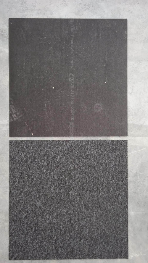 Sols (réemploi)  -  Dalle de moquette grise DESSO 50x50 cm (réemploi)